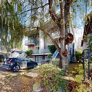 Blues Apartment Portland